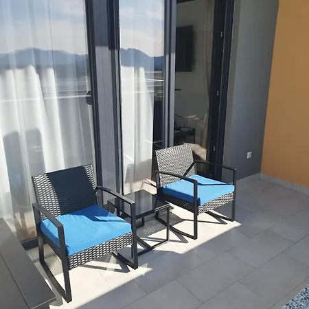 Penthouse Travunia Apartment *